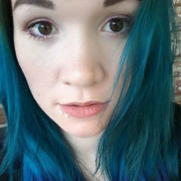 Meet your Posher, Christina - Picture 1 of 1